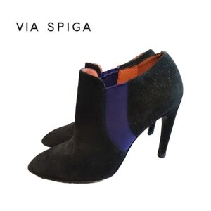 6.5 Via Spiga Blaire Suede Ankle Boots